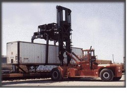 美國泰勒TETCP-1100內(nèi)燃集裝箱堆高機(jī)