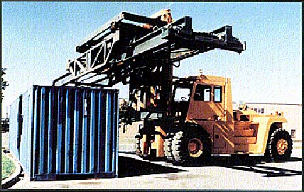 加拿大升王叉車(LIFTKING)35噸軍用集裝箱堆高機(jī) LK70C