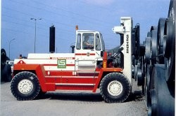 瑞典斯維叉車(SVETRUCK)32噸鋼卷專用搬運(yùn)叉車 32120-48