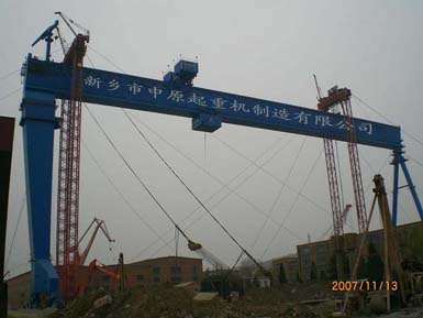 新鄉(xiāng)市中原MEC2X50+60-10T-32m門式起重機