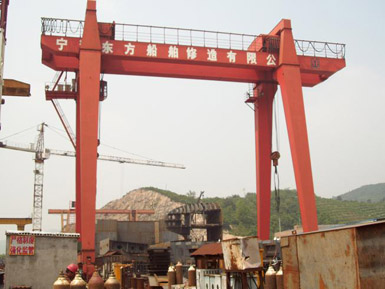 新鄉(xiāng)市中原MEC100+60-25M門式起重機