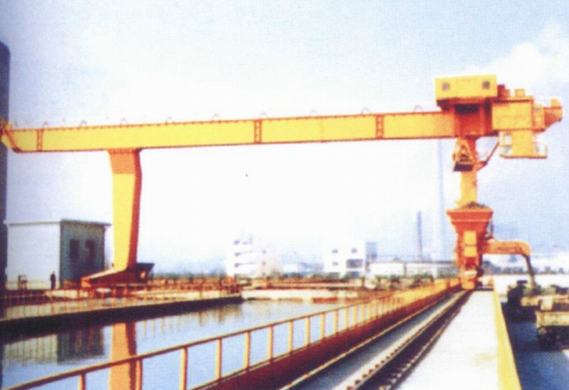 河南正大:5－20T抓斗門式起重機