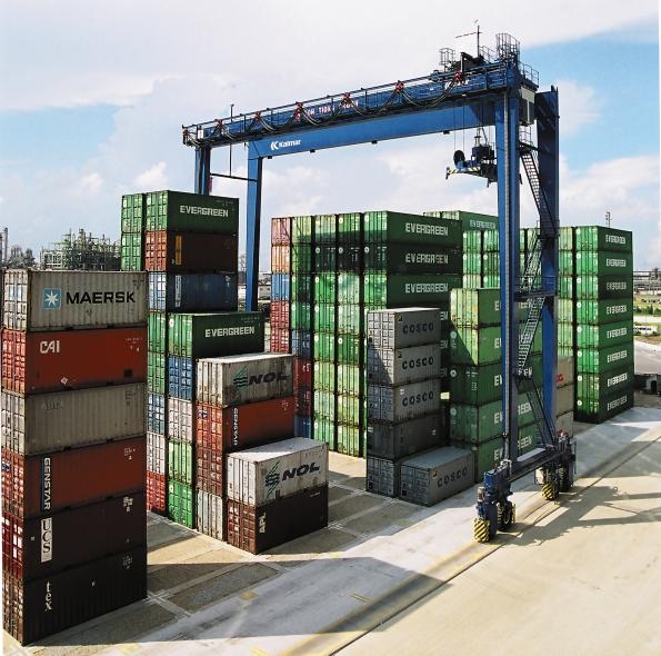 卡爾瑪輪胎式集裝箱龍門起重機(jī)