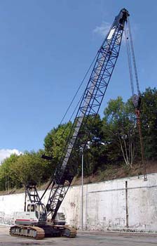 特雷克斯(Terex)(三河):輪胎式桁架臂起重機(jī) CC 200