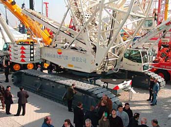 特雷克斯(Terex)(三河):輪胎式桁架臂起重機(jī) CC 2200