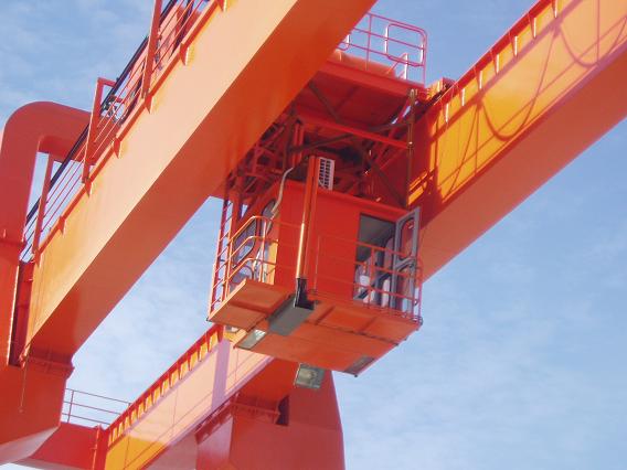 港機(jī)司機(jī)室