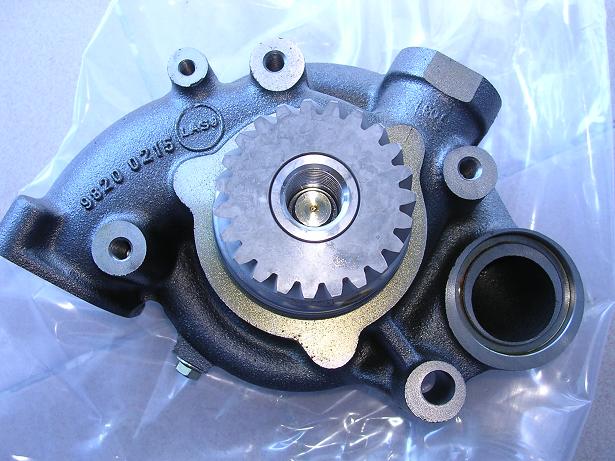 VOLVO TWD731水泵 20575653（3183909）（KALMAR 923349.0765）