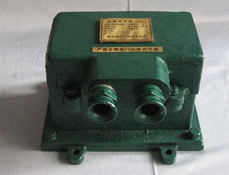 隔爆發(fā)電機(jī)調(diào)節(jié)器 TB-350/24YF，TB-800/24YF