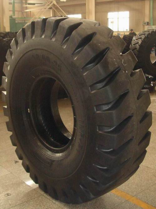 Kalmar、Fantuzzi、CVS、SMV等正面吊輪胎：