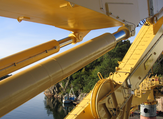 供應(yīng)港口液壓起重機(jī)液壓油缸 CM215