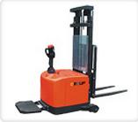 電子轉(zhuǎn)向平衡重堆高機(jī)