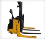 寬支腿電動(dòng)堆高機(jī)