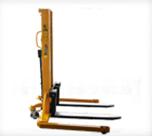 寬支腿手動堆高機(jī)