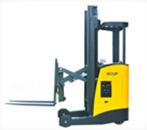 站駕前移式叉車