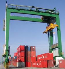 集裝箱輪胎式起重機(jī) 盛華集團(tuán)