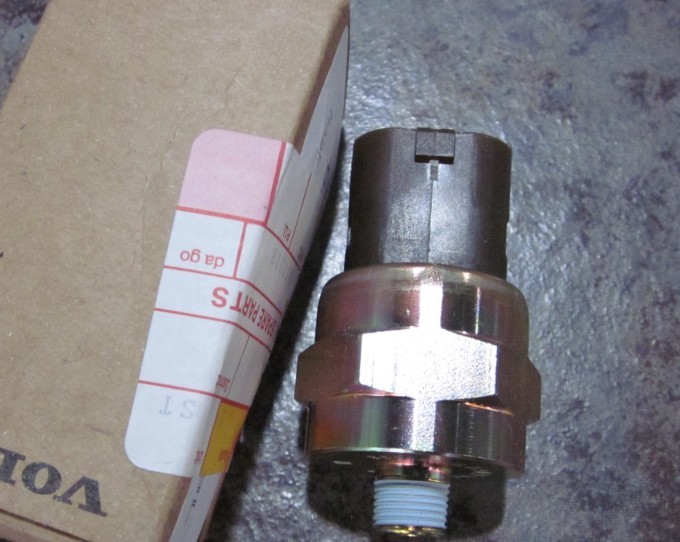 VOLVO 發(fā)動(dòng)機(jī)用傳感器 1077574