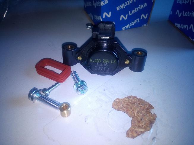 ISKRA發(fā)電機(jī)調(diào)節(jié)器AER1653 AER1653