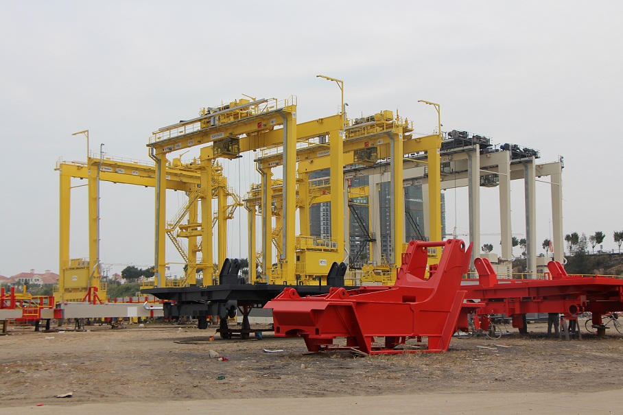 RTG輪胎式龍門(mén)起重機(jī)